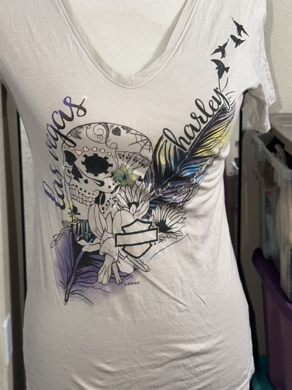 Las Vegas Nevada Harley-Davidson Cream V-Neck Tee size Medium